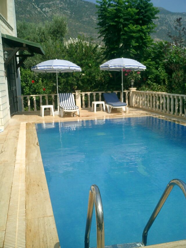 middle size swimming pool